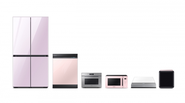 삼성전자 비스포크 가전 제품(왼쪽부터 냉장고, 식기세척기, 직화오븐, 전자레인지, 인덕션, 큐브냉장고)<br>