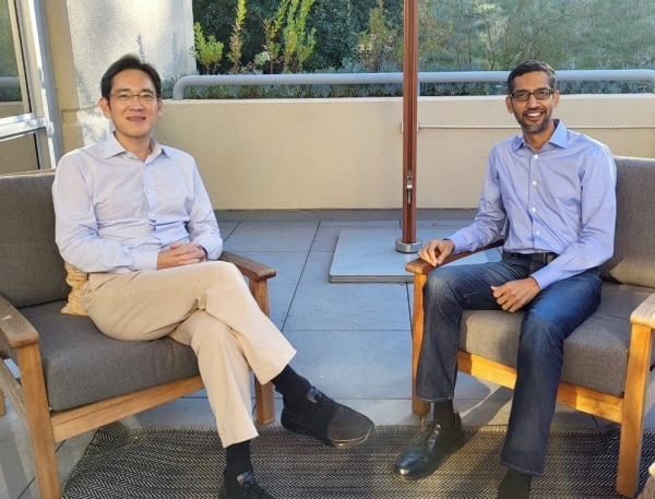 (사진=이재용 삼성전자 부회장(왼쪽)과<br>   순다르 피차이(Sundar Pichai) 구글 CEO(오른쪽)의 모습)