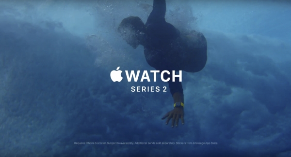 애플의 애플워치 시리즈 2 광고 (출처: 애플)