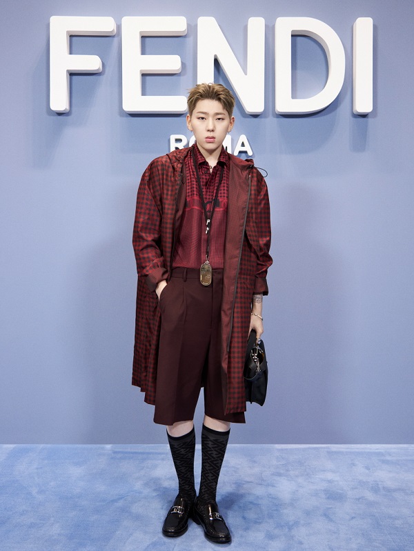 사진 : 펜디 2023 봄-여름 남성 패션쇼에 참석한 지코