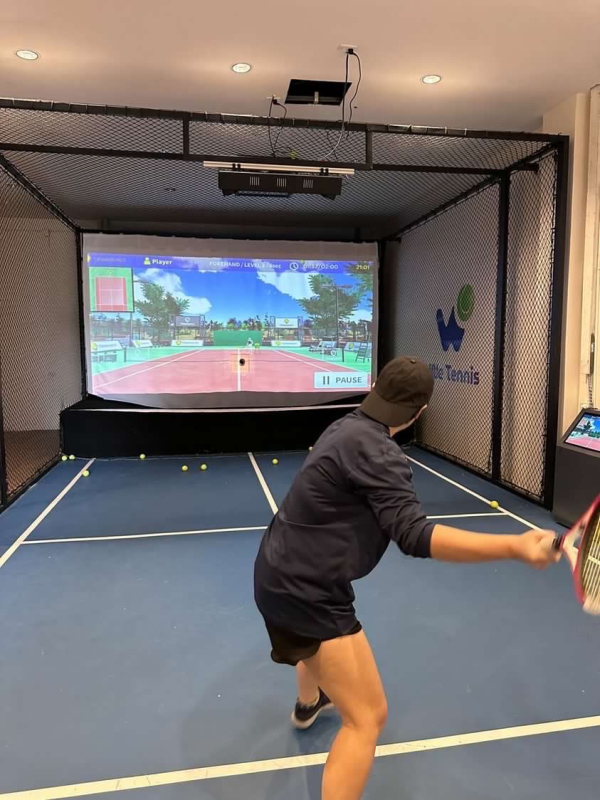 태국 방콕 와타나 지역 실내 테니스장에 설치된 뉴딘콘텐츠 스크린테니스 브랜드 ‘테니스팟’